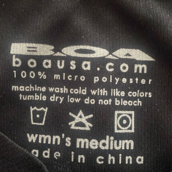 NYRR Run as One micro polyester women’s running shirt. Black - Picture 7 of 8